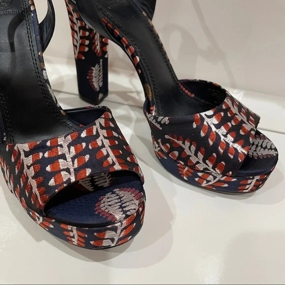 NWOB Tory Burch Solana Jacquard Strappy Platform Sandals Block Heel Size 8.5 - Picture 1 of 9